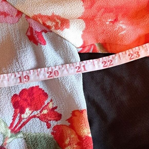 Fig & Flower Boho Top Womens Size M Floral Shirt Blouse Mother of Pearl Buttons - Picture 7 of 14